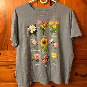 Light grey blue flower tee